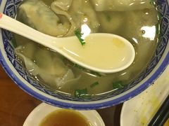 菜肉大馄饨-小姜锅贴(凤凰街店)