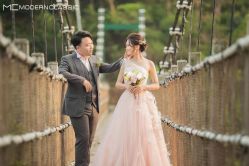 -现代经典婚纱摄影