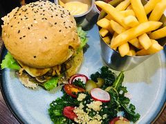 香浓蘑菇牛肉汉堡-bluefrog蓝蛙(皇庭广场店)