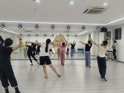 -城市舞集