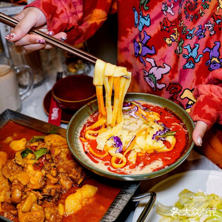 🌟 香辣过瘾，魔都必吃大盘鸡来啦‼️