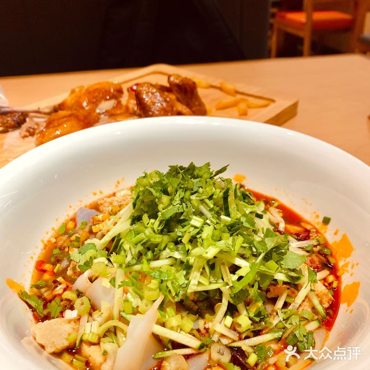 打卡大师兄超正宗西北菜，大碗宽面就来这吃🍜