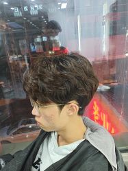-藤野造型烫染·漂发