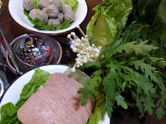 -虾弄弄海派小龙虾·牛羊蝎子火锅