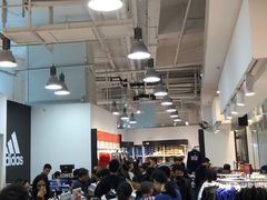 -东荟城名店仓