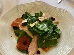 油封猪肩肉沙拉，冬季小菠菜，车达芝士，松露油醋汁-蝶舍·MAISON PAPILLON