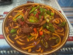 -吐尔逊拌面美食