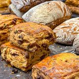 标题：新侨三宝乐面包店｜小时候的味道永不变~