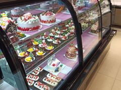 面包甜点陈列柜-皇后西斯汀(千姿汇店)