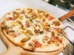 意大利腌肉香菇披萨-LUCCA卢卡西班牙海鲜饭(远洋广场店)