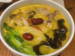 -云海肴·汽锅鸡·云南菜(天山百盛优客店)