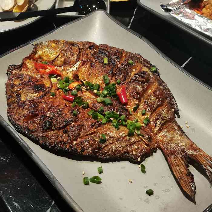 小站海鲜烧烤bbq-"[薄荷]环境:进去后发现里面很大,别有.