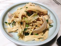 葱香腐竹拌鸭掌-小吊梨汤·北京菜·烤鸭(鸟巢店)