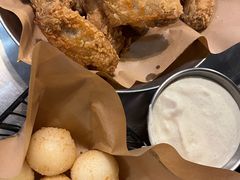 炸鸡翅一半一半-富乐满韩国正宗炸鸡韩国料理(虹泉路店)