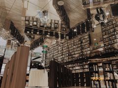 -钟书阁(群光广场店)