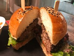 -HIGH FIVE哈福手工汉堡(桂林路店)