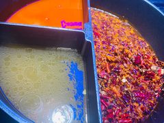 小嫩牛专利T型锅（一锅三吃）-热火朝天鲜切牛肉火锅(南强街巷店)