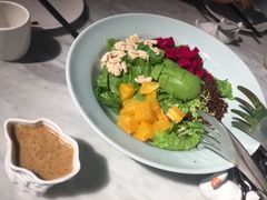 牛油果蔬沙拉-京味斋·北京烤鸭(华威桥北工大店)