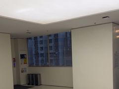 -卡罗酒店(东门晒布地铁站店)