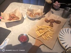 -必胜客(尹山湖歌林公园店)