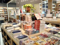 -新华书店(泉城路店)