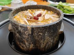 -南渝食府.墨脱石锅松茸鸡