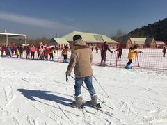 -十三陵雪世界滑雪场