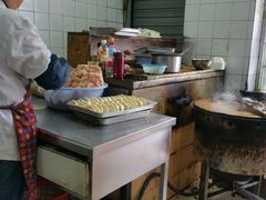 -黄阿姨锅贴大王(万航渡路店)