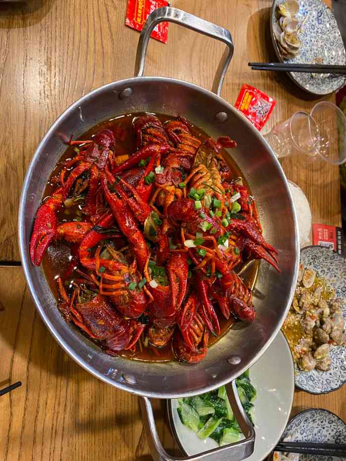 很推荐,长沙有很多家的虾小龙,早就听说了长沙口味