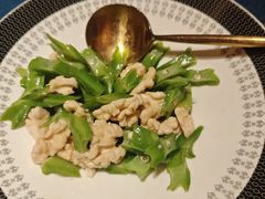 龙豆拌鲜核桃仁-老吉堂上海本帮菜(工体店)