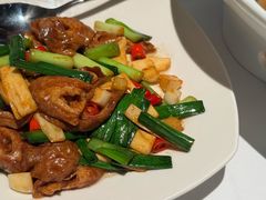 蒜苗炒肥肠-荣小馆(安达仕店)