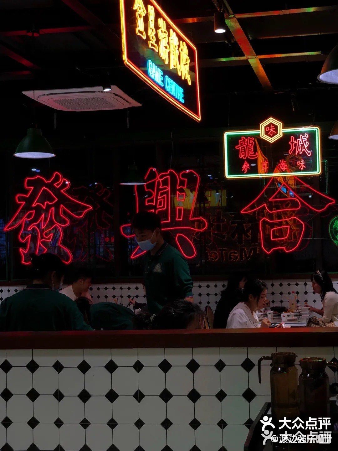 魔都超火茶餐厅，街道口不排队！