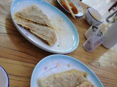 -溢心园香河肉饼总店