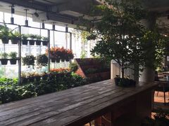 -ROAST coffee & eatery