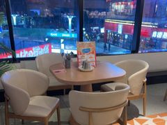 -必胜客(璞丽中心店)