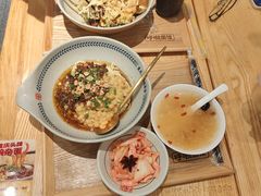 -呼啦面馆·头牌豌杂面(珠江国际B区店)