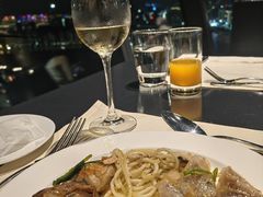 -澳门旅游塔360°旋转餐厅