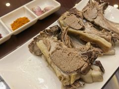 手抓羊肉-清真·伊然轩青海特色美食