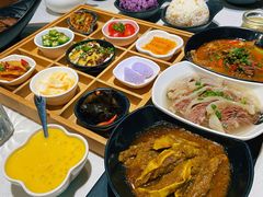 九宫格玲珑前菜-新仙清汤牛腩(铜锣湾店)