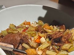 酸芹炒黄牛肉-大鱼徽州·寻味徽菜(星光总店)
