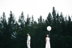 -现代经典婚纱摄影