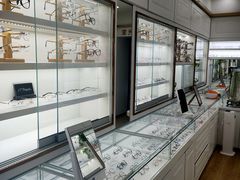 -翰佐蔡司小乐圆·依视路星趣控·暴龙眼镜折扣店