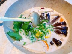 鲜椒紫苏汤锅-云海肴云南菜·蒸汽石锅鱼(龙湖上城店)