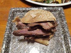 -老天桥酱肉烧饼夹肘子(天桥店)