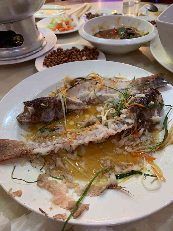 福满楼海鲜酒楼-"跟着点评去找的,进去是中文点菜,菜单也有.