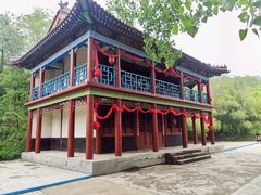 -雪山彩虹谷景区