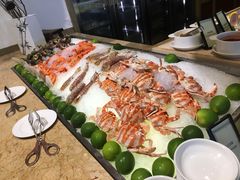 -大中华希尔顿酒店-念自助餐·嗨啤·小龙虾