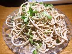 香椿苗拌豆腐丝-谢蟹浓·肉蟹煲(新奥店)