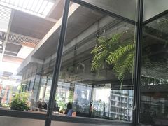 -ROAST coffee & eatery