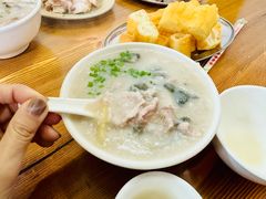 -洲心明记烧肉大粥(总店)